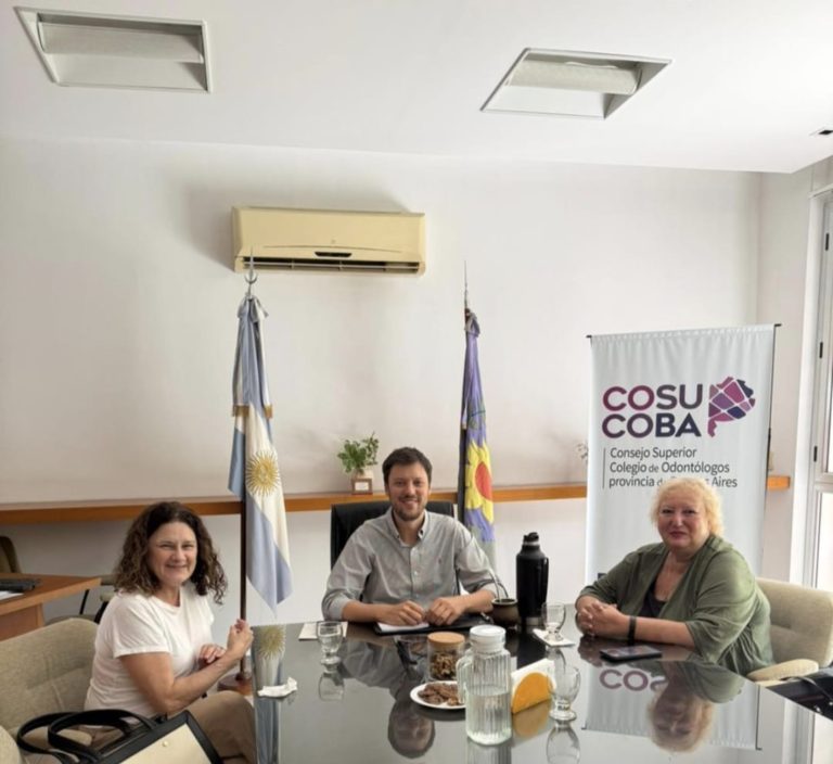 Trabajo articulado entre Obstétricas y Odontólogos para fortalecer la salud materna y el ejercicio profesional