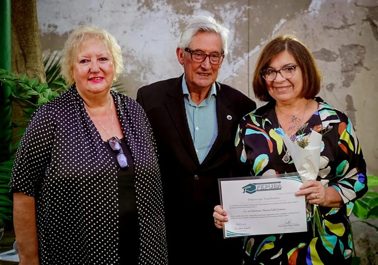 La Lic. en Obstetricia Miriam Giménez fue distinguida por FEPUBA en el reconocimiento “Mujeres que Transforman 2026”
